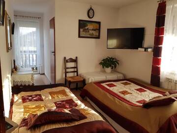 Фото номера Family Room with Private Bathroom, Balcony and Mountain View Гостевой дом Zajazd Ponikiew - Noclegi Wadowice г. Вадовице 8